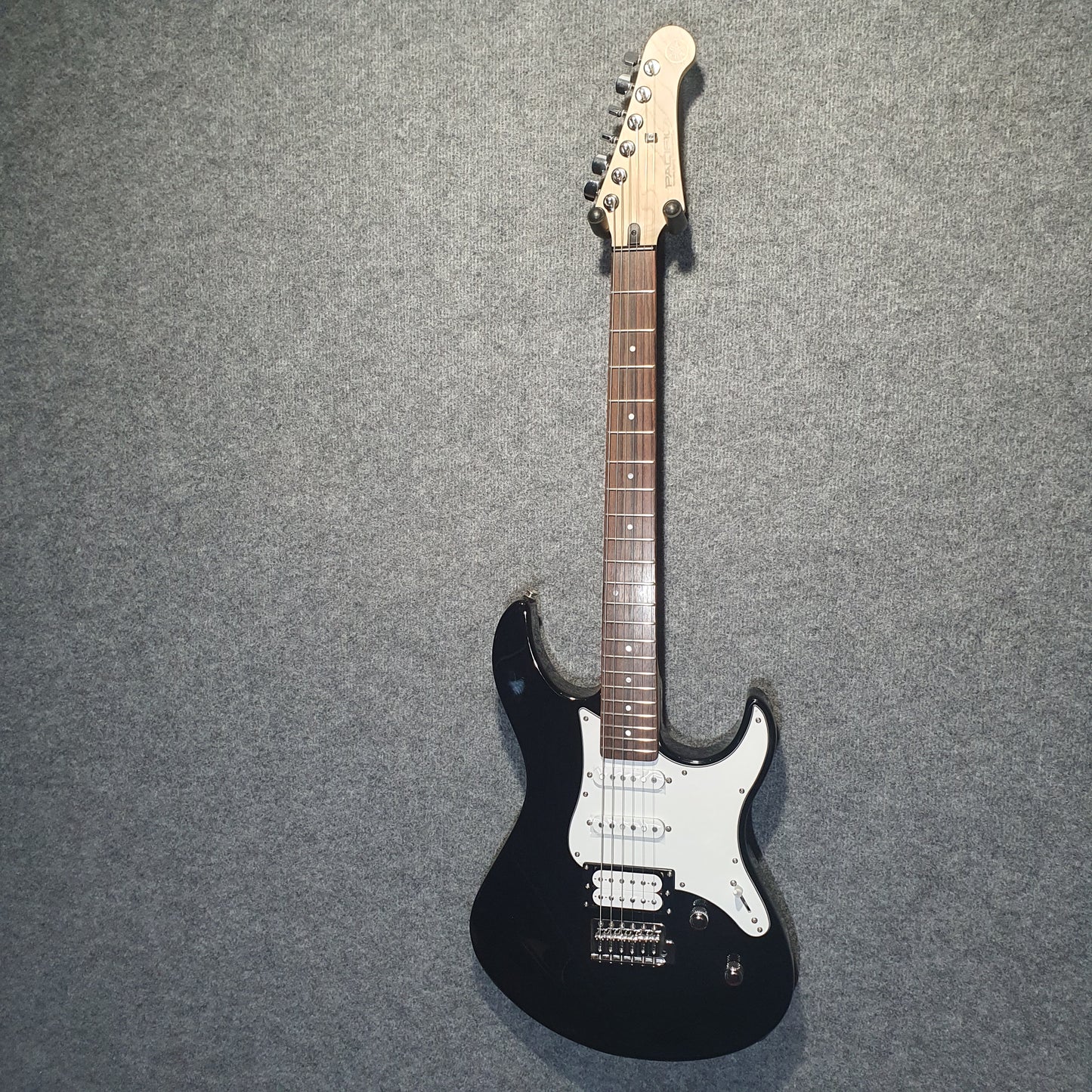 Yamaha Pacifica 112V Electric Guitar
