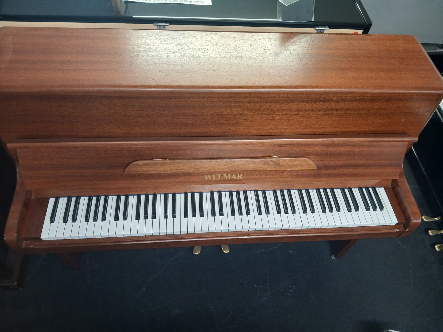 Welmar Upright Piano