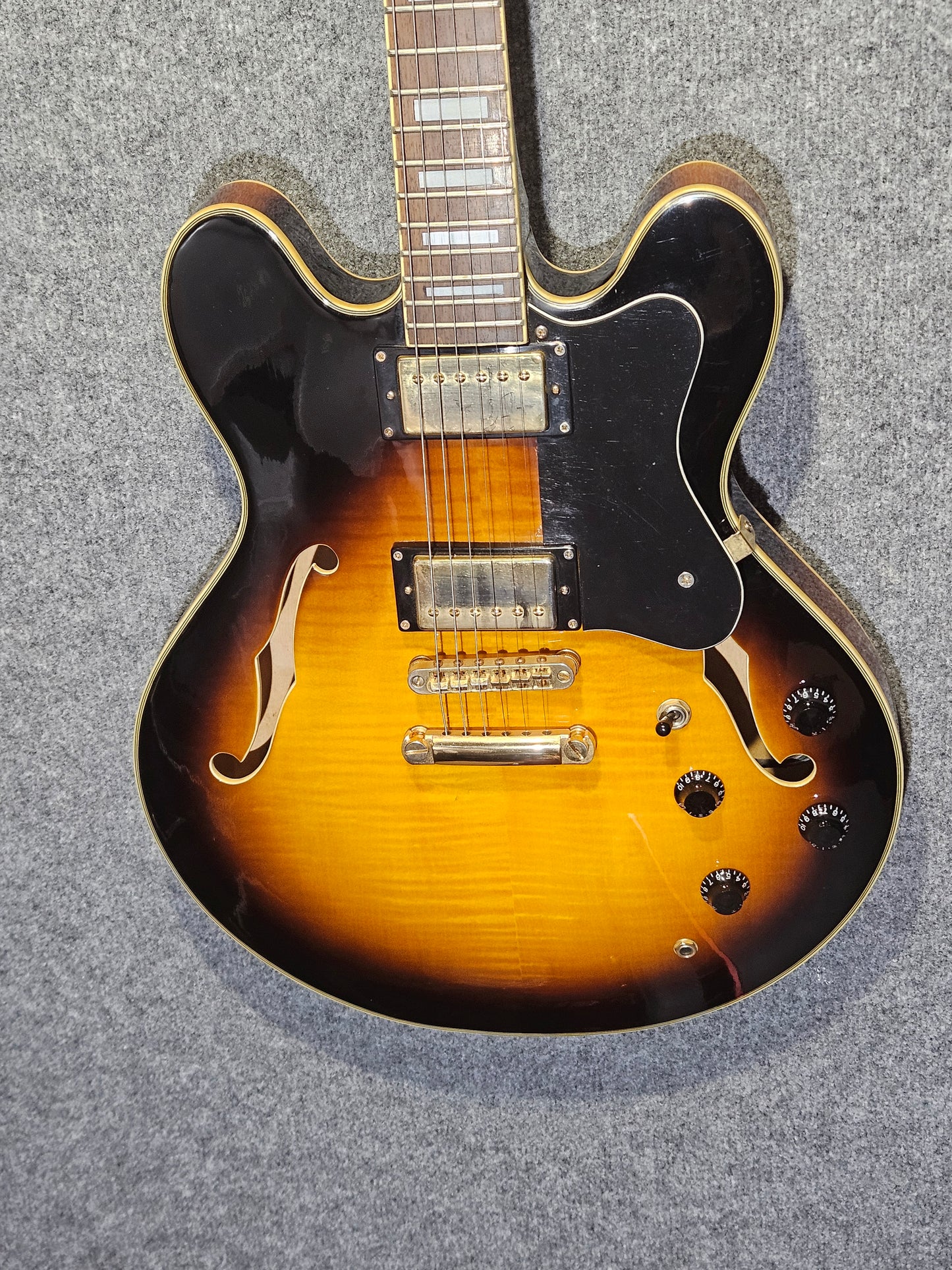 Hendricson "335 Type" Semi Acoustic Guitar