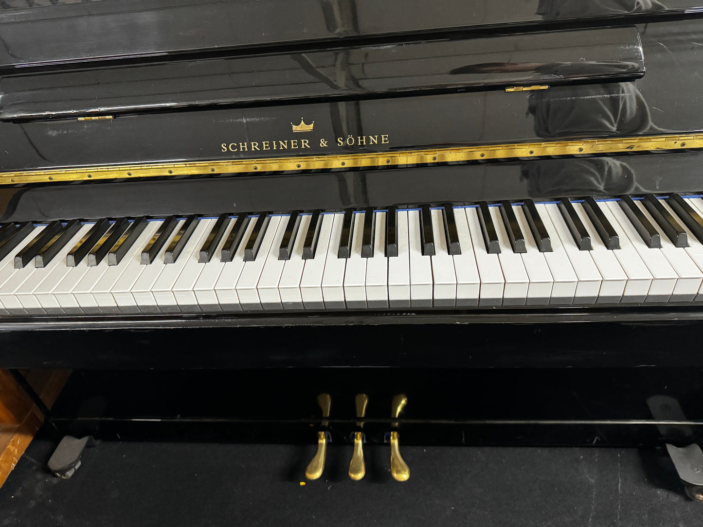 Schreiner & Sohne Upright Piano