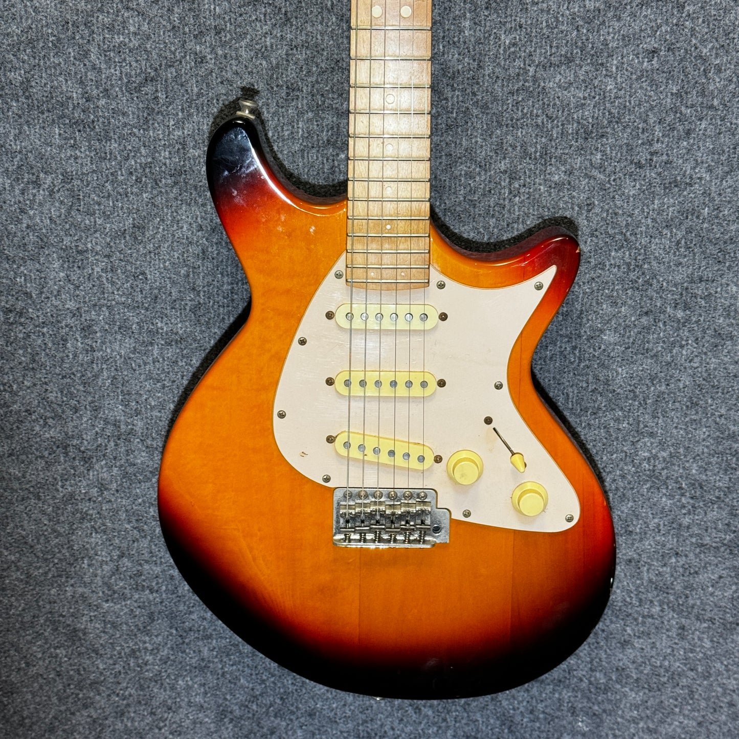 LAG Jet 100 Double Cut Electric Guitar
