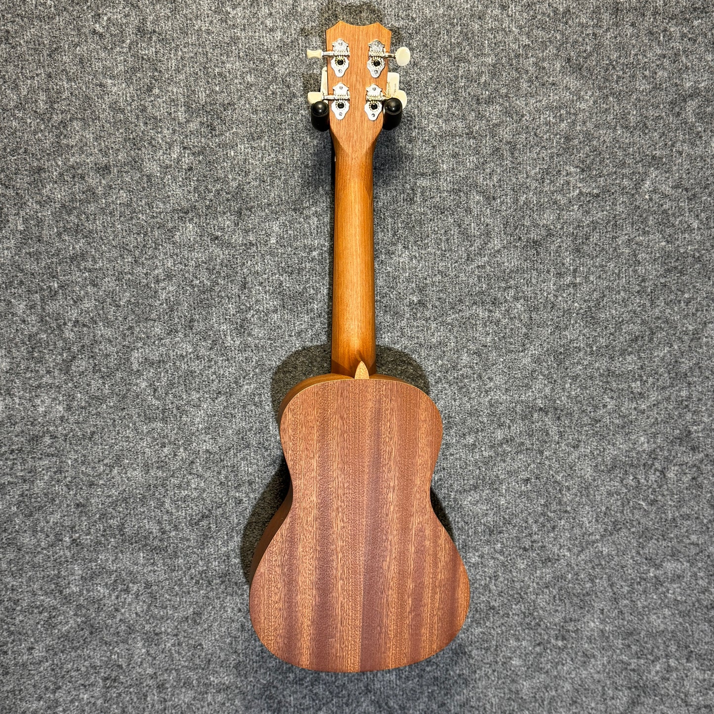 Islander Mahogany Concert Ukulele with Honu Tortoise Engraving