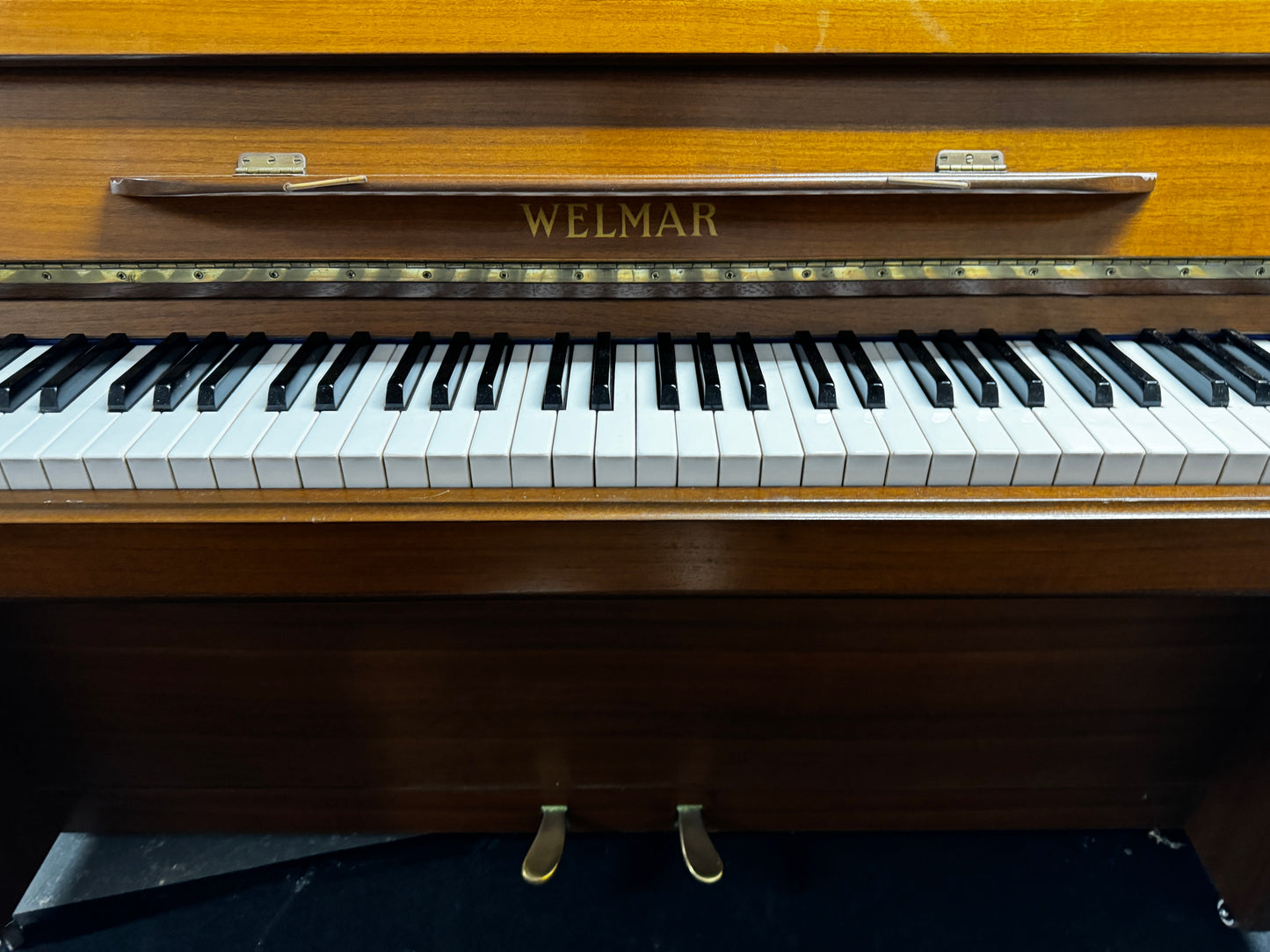 Welmar Upright Piano