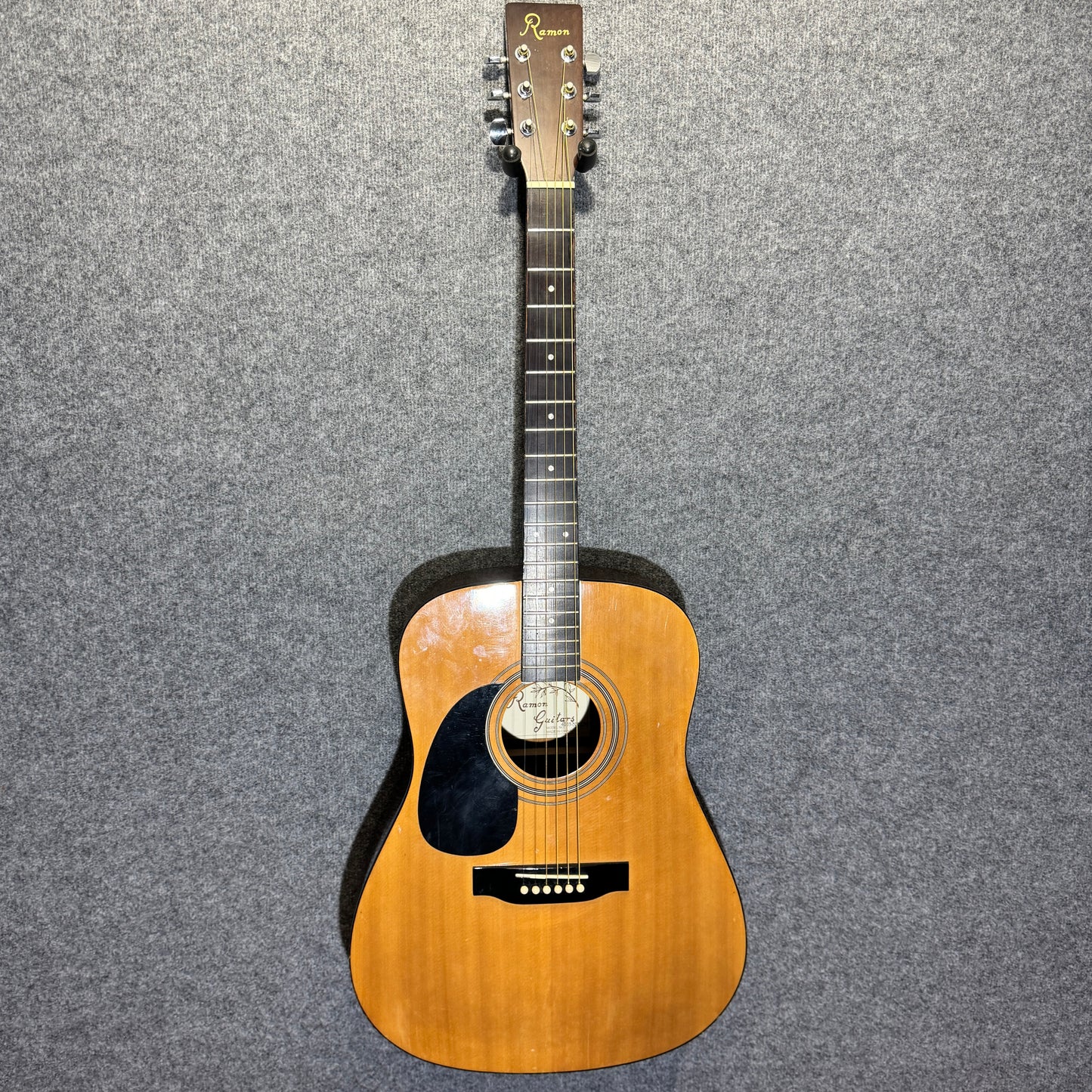 Ramon Left-Handed Acoustic Guitar