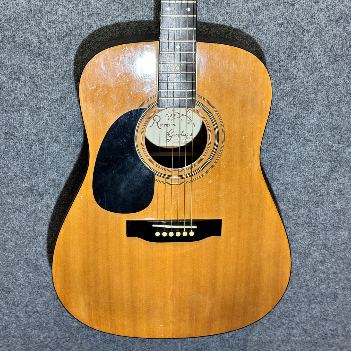 Ramon Left-Handed Acoustic Guitar
