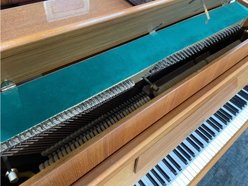 Fuchs & Mohr Upright Piano