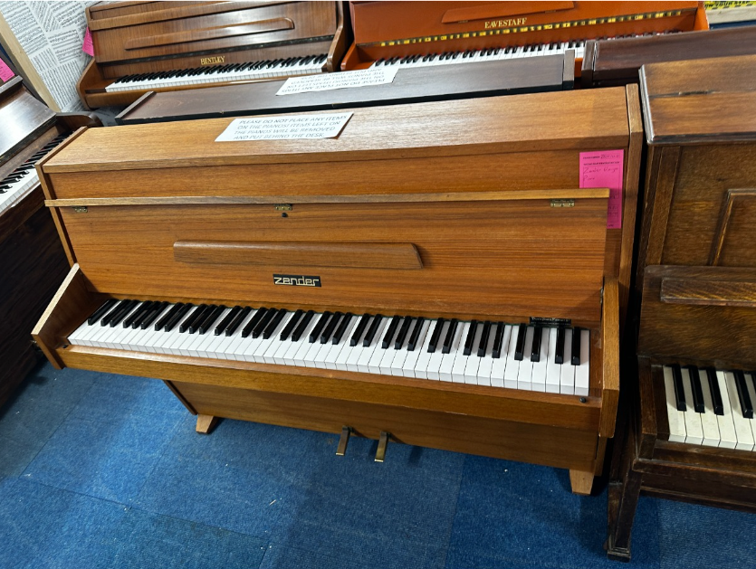 Zender Upright Piano