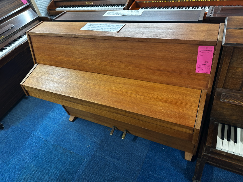 Zender Upright Piano