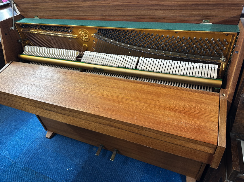 Zender Upright Piano