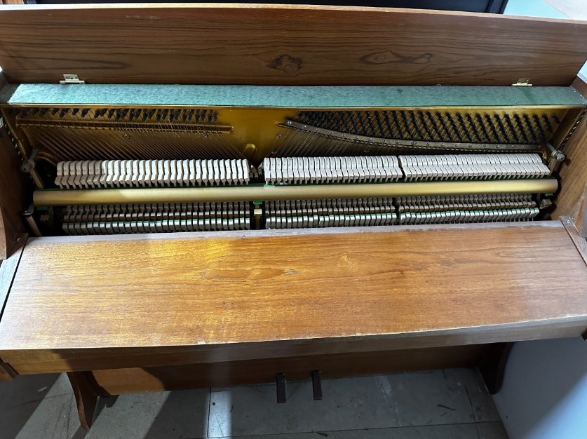 Zender Upright Piano