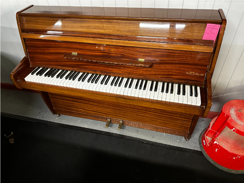 Zender Upright Piano