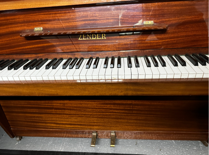 Zender Upright Piano