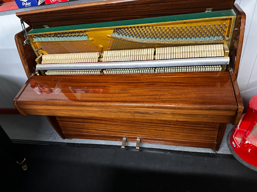Zender Upright Piano