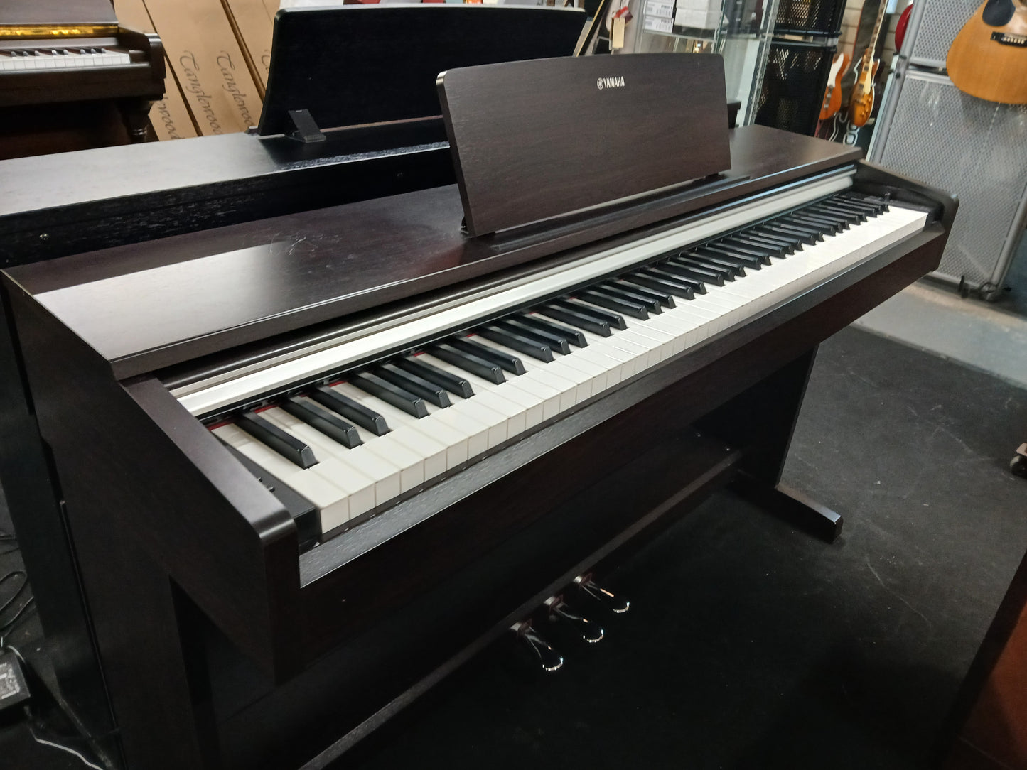 Yamaha YDP-142