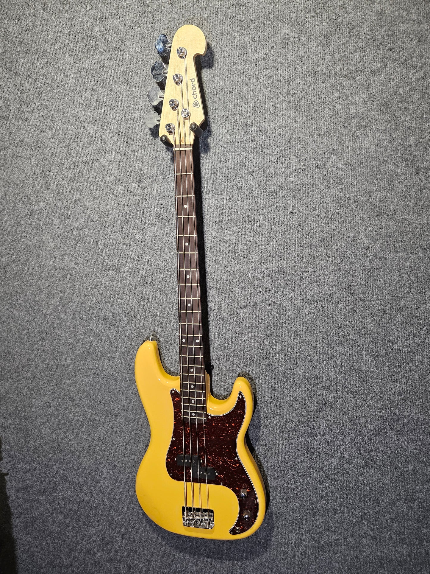 Chord P-Style Bass Guitar