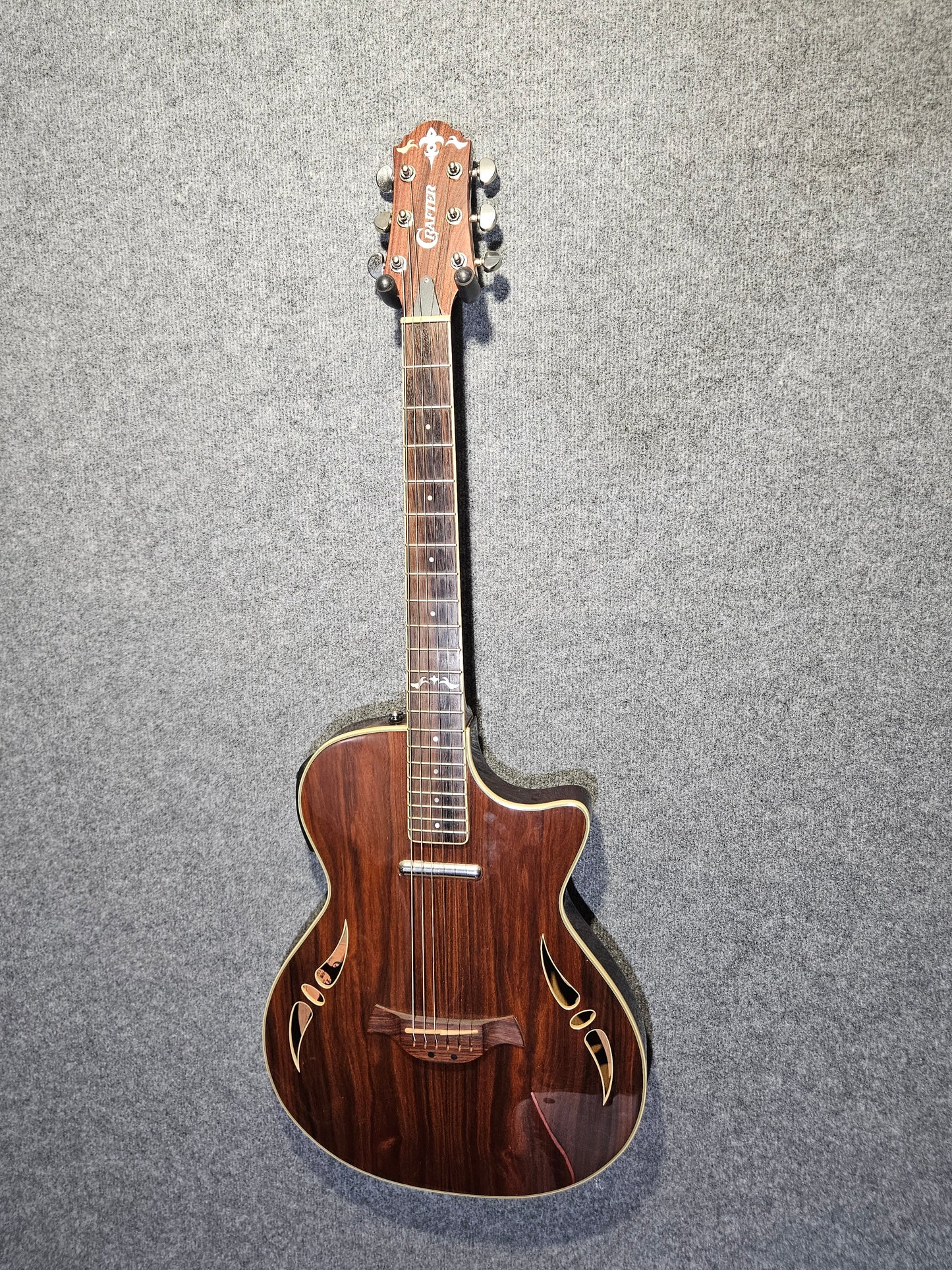 Crafter SA-ARW Hybrid Guitar