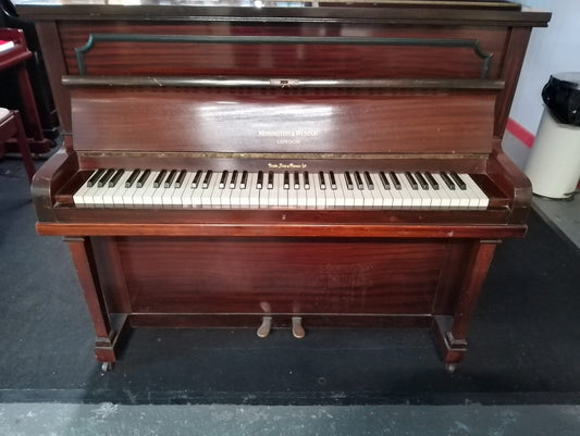 Monington & Weston Upright