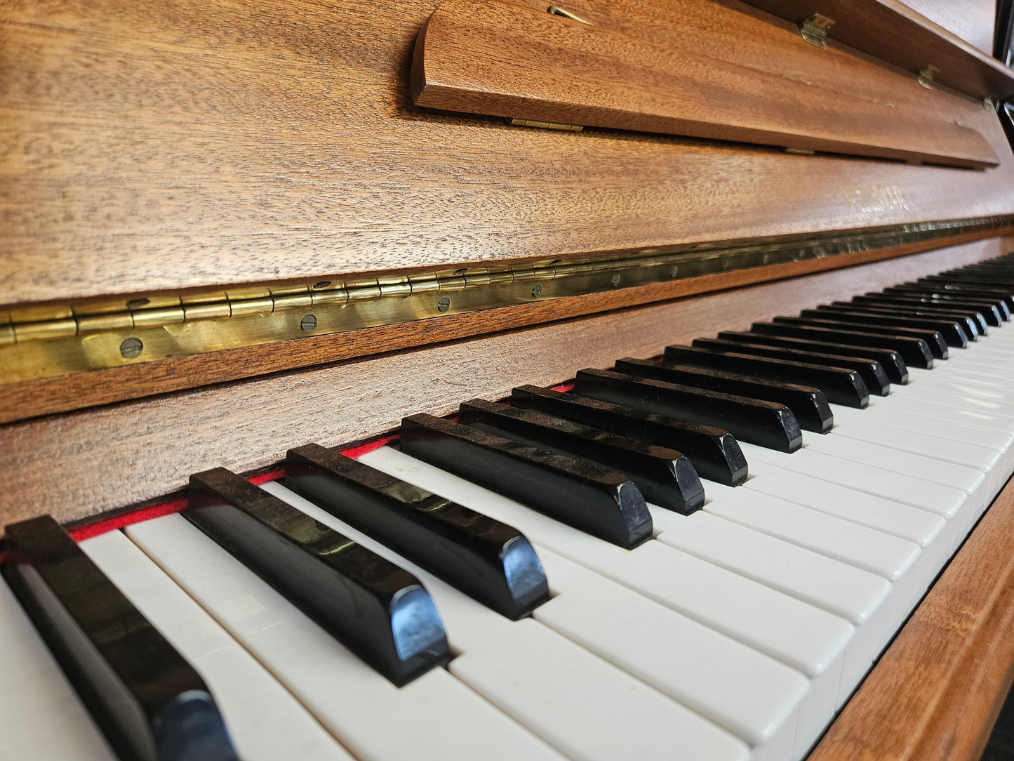 Welmar Upright Piano