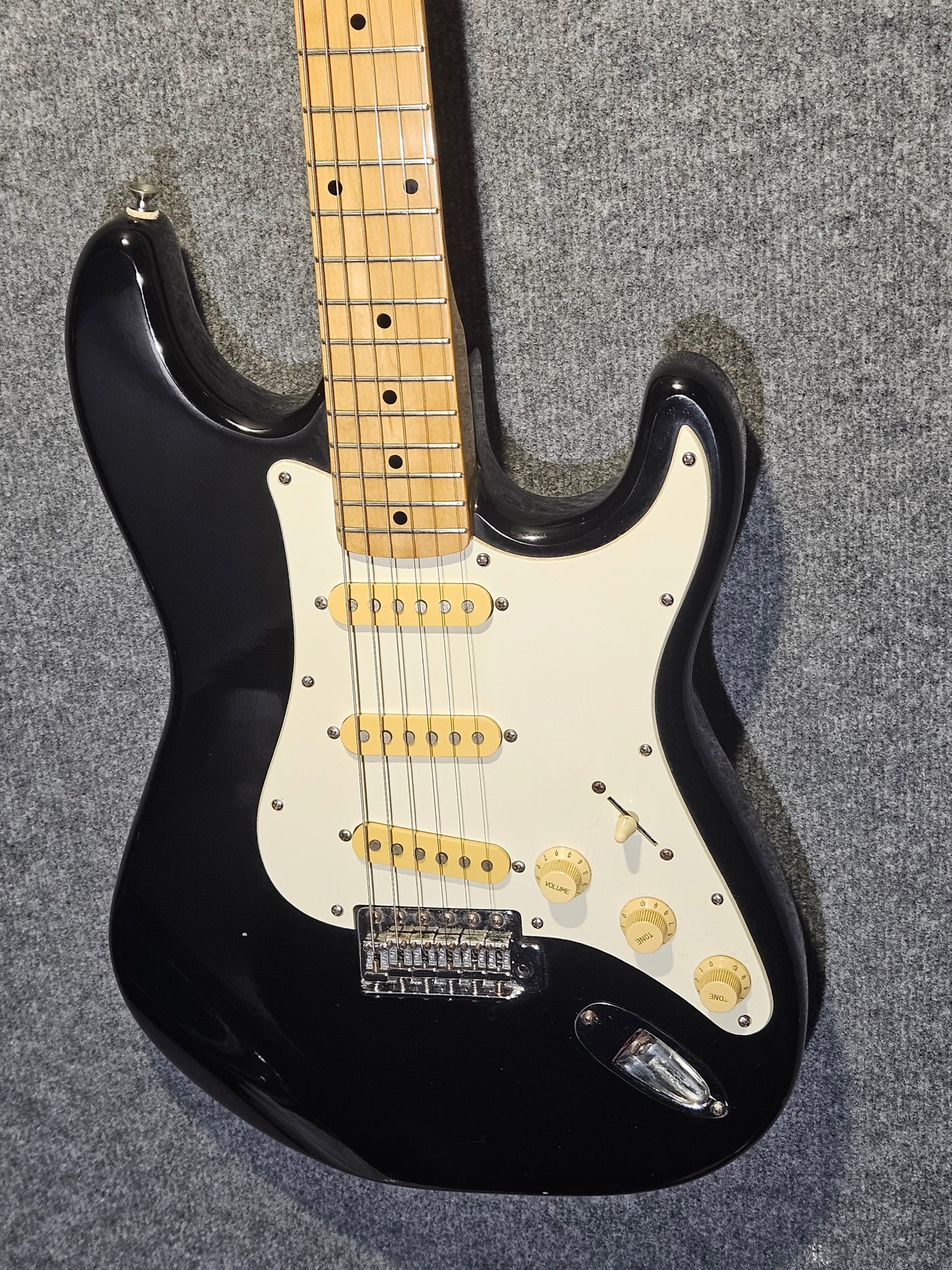 Fender Squier Stratocaster ( late 80s Korean Made)