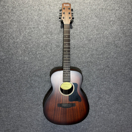 Adam Black O2 Traveller Acoustic Guitar in Vintage Sunburst