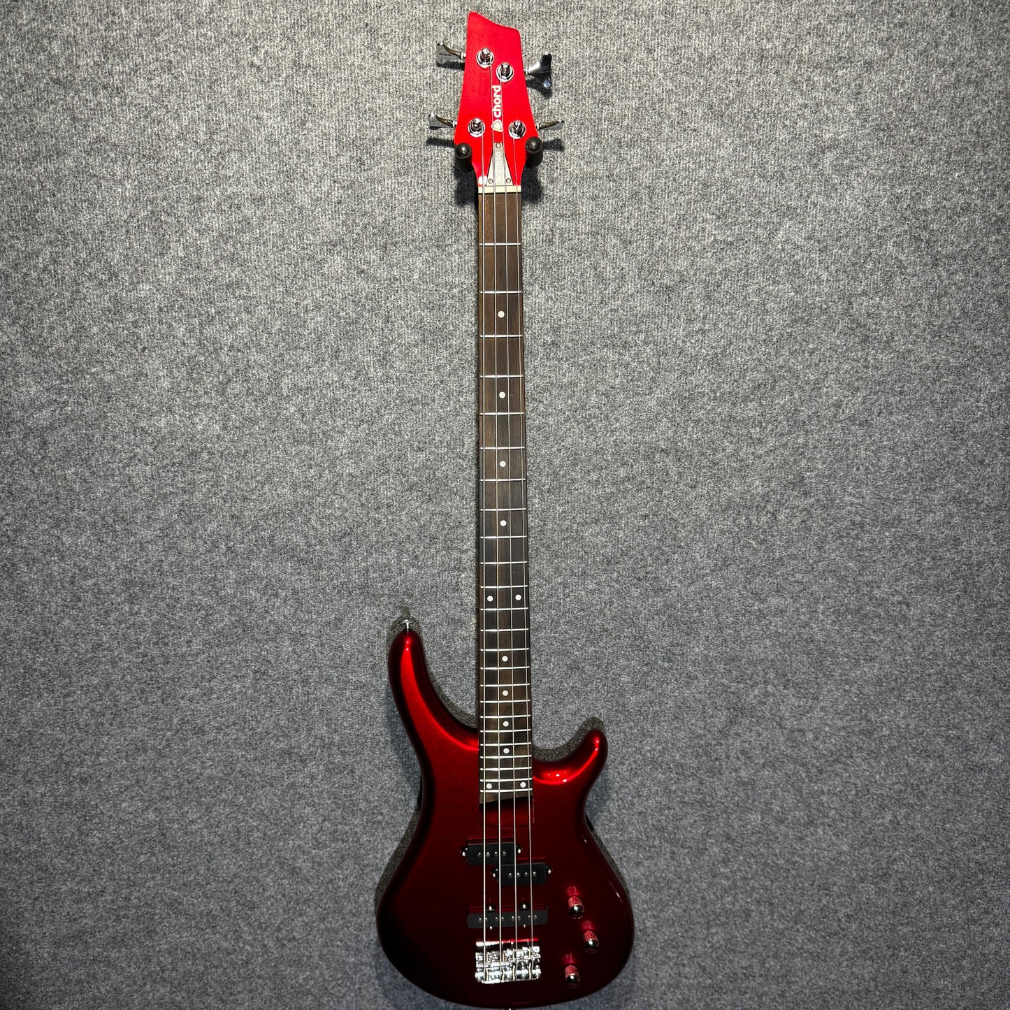 Chord PJ Style Bass Guitar Metallic Red