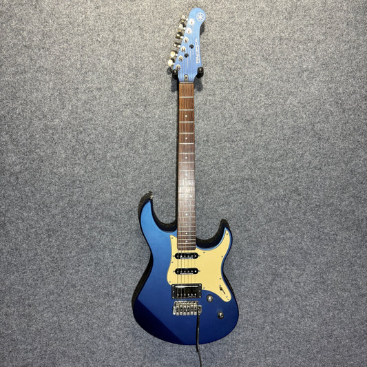 Yamaha Pacifica 612 Electric Guitar