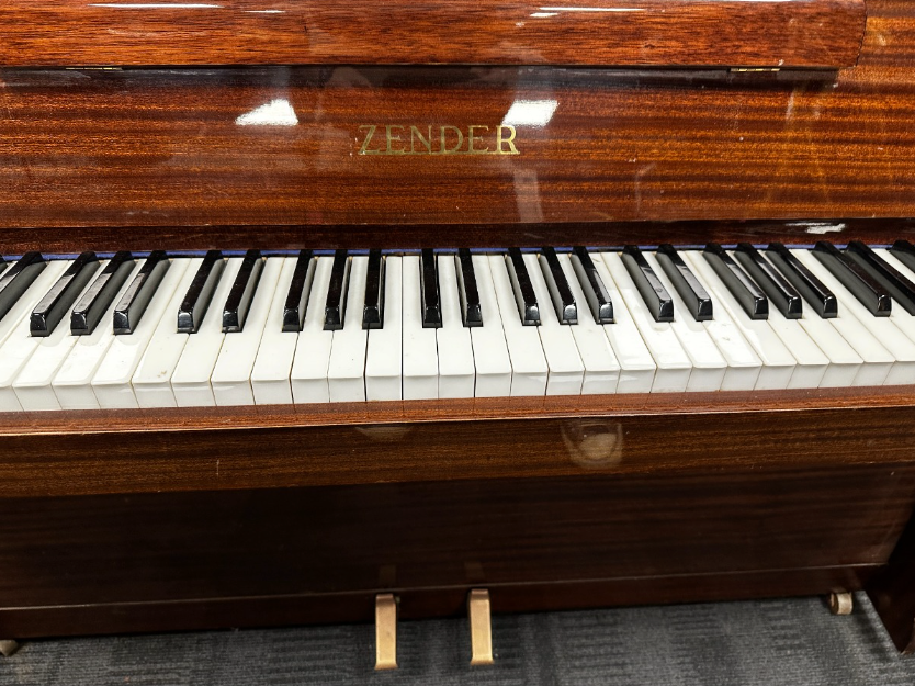 Zender Upright Piano